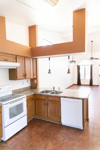 Photo #5: 6016060 Listing