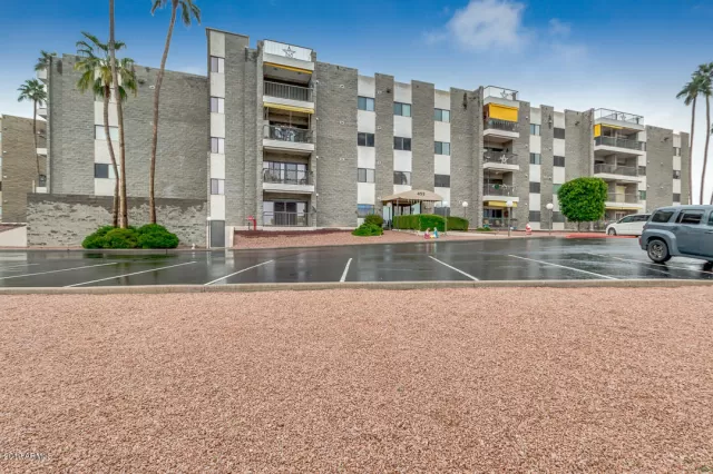 MLS: 6018153 Condo For Sale