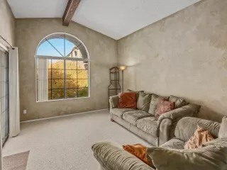 Photo #5: 6018355 Listing