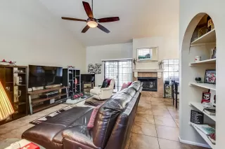 Photo #4: 6018630 Listing