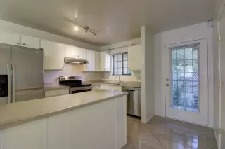 Photo #3: 6018633 Listing