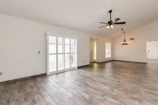 Photo #4: 6019080 Listing