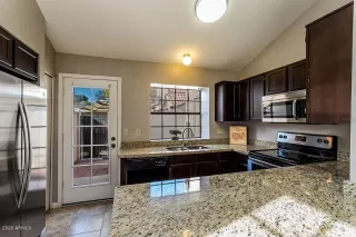 Photo #5: 6020852 Listing