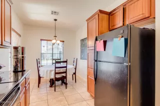 Photo #5: 6021100 Listing