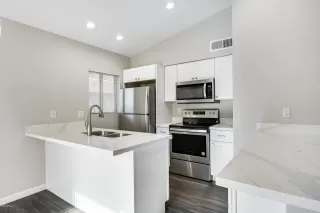 Photo #3: 6021106 Listing