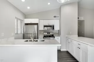 Photo #5: 6021106 Listing