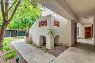 Photo #3: 6021335 Listing