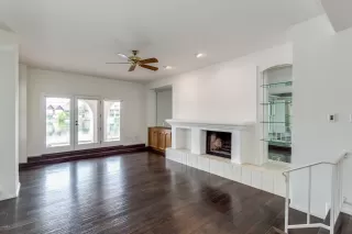 Photo #5: 6021335 Listing