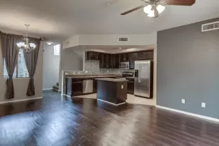 Photo #4: 6021907 Listing