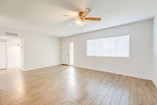 Photo #6: 6022506 Listing