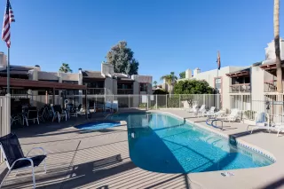 Photo #5: 6022894 Listing