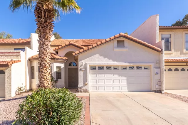 MLS: 6023058 Condo For Sale