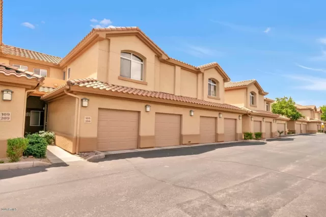 MLS: 6023324 Condo For Sale