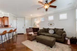 Photo #5: 6023893 Listing