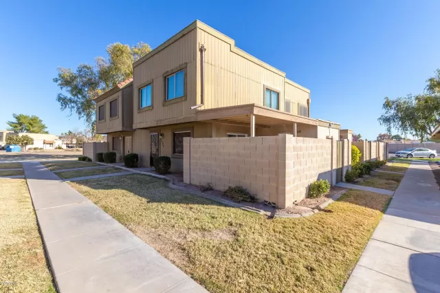 MLS: 6023924 Condo For Sale