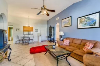 Photo #5: 6024211 Listing