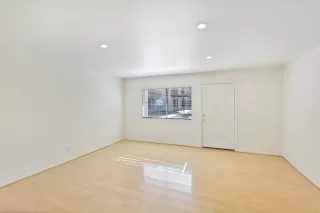 Photo #2: 6024309 Listing