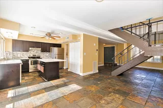 Photo #3: 6024760 Listing 