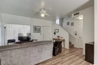 Photo #3: 6024806 Listing