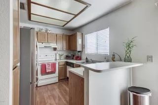 Photo #6: 6024806 Listing