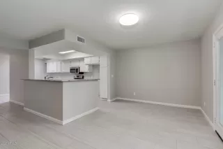 Photo #6: 6025259 Listing