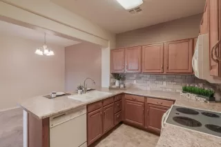 Photo #5: 6025260 Listing