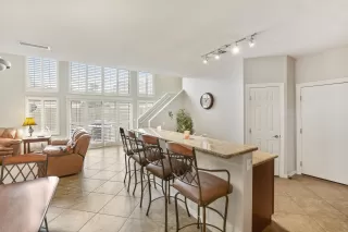 Photo #4: 6025297 Listing