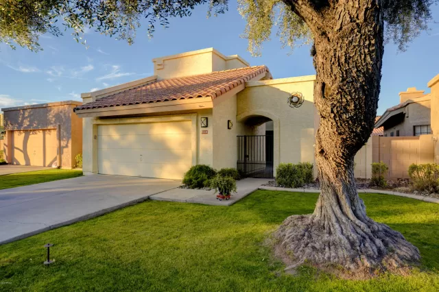 MLS: 6025657 Condo For Sale