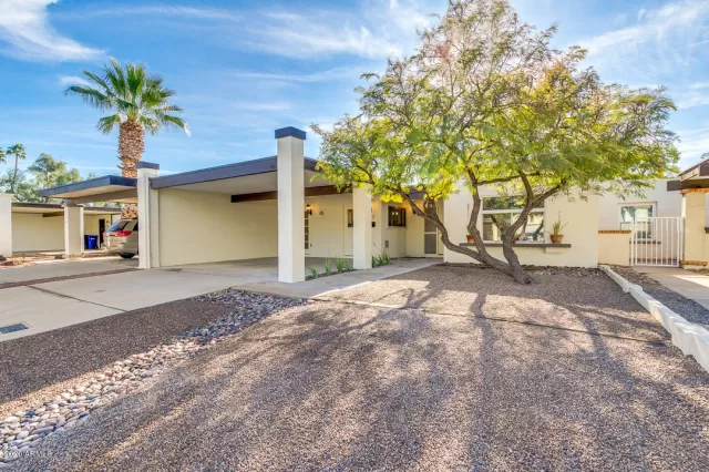 MLS: 6025710 Condo For Sale