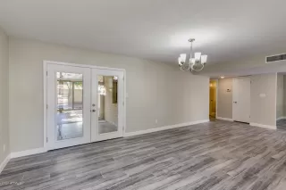 Photo #6: 6025710 Listing 