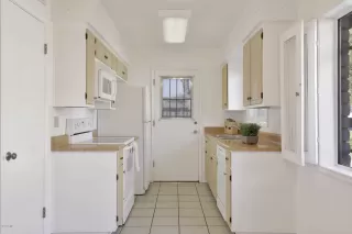 Photo #6: 6025742 Listing