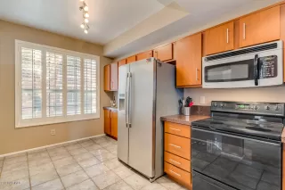 Photo #6: 6026677 Listing