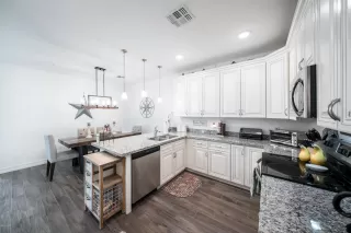 Photo #6: 6027033 Listing