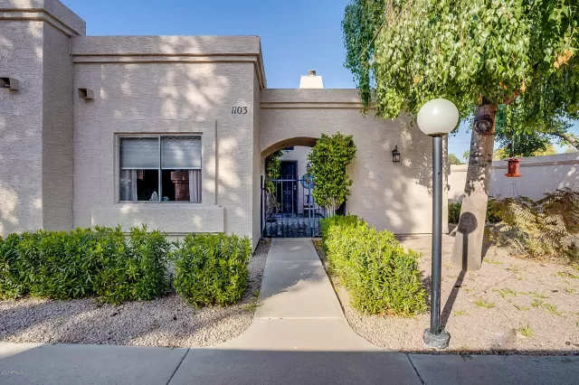 MLS: 6027480 Condo For Sale