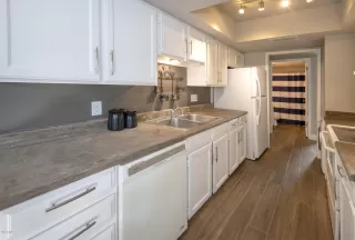 Photo #5: 6028061 Listing