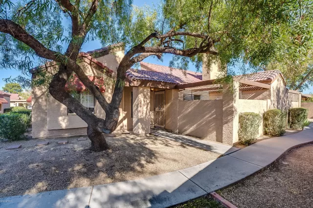 MLS: 6028075 Condo For Sale