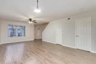 Photo #3: 6028135 Listing