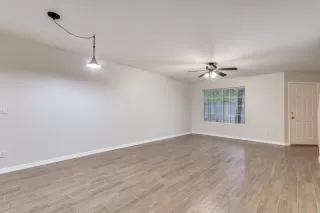 Photo #4: 6028135 Listing