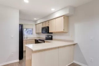 Photo #6: 6028135 Listing