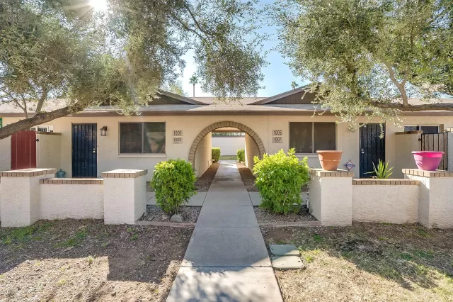 MLS: 6028176 Condo For Sale