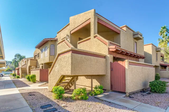 MLS: 6028383 Condo For Sale