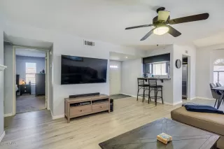 Photo #6: 6028383 Listing