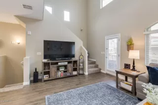 Photo #5: 6028839 Listing