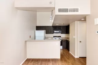 Photo #5: 6029975 Listing