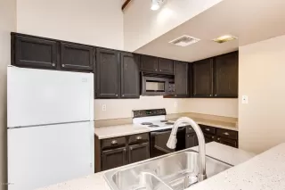 Photo #6: 6029975 Listing