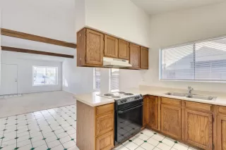 Photo #6: 6030818 Listing