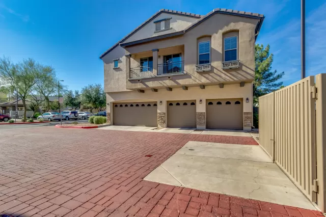 MLS: 6030931 Condo For Sale