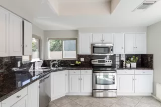 Photo #5: 6030975 Listing