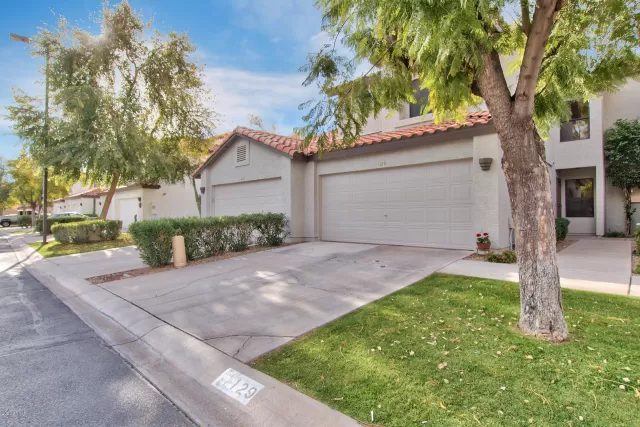 MLS: 6031002 Condo For Sale