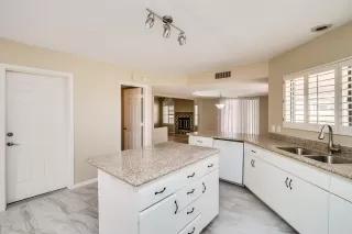 Photo #3: 6031963 Listing 